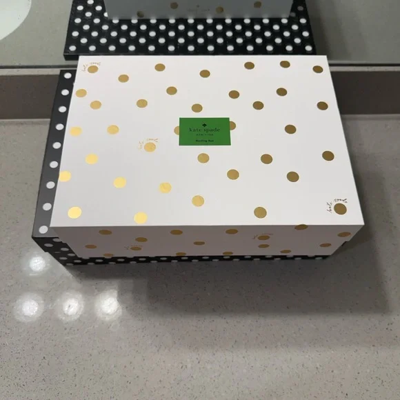 Kate Spade White and Gold Polka Dot Box Magnetic Closure - Picture 1 of 10